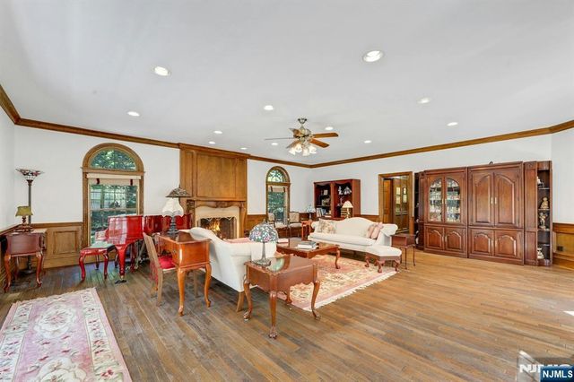 26 Green Terrace Way, West Milford, NJ 07480