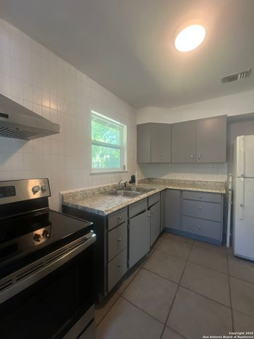 531 Crestview, San Antonio, TX 78201