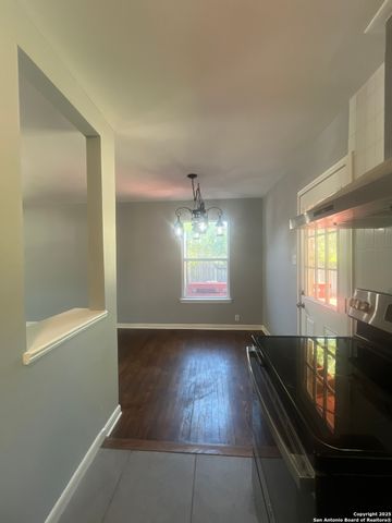 531 Crestview, San Antonio, TX 78201