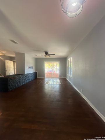 531 Crestview, San Antonio, TX 78201