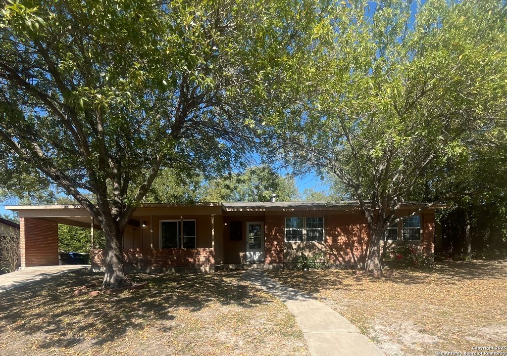 531 Crestview, San Antonio, TX 78201