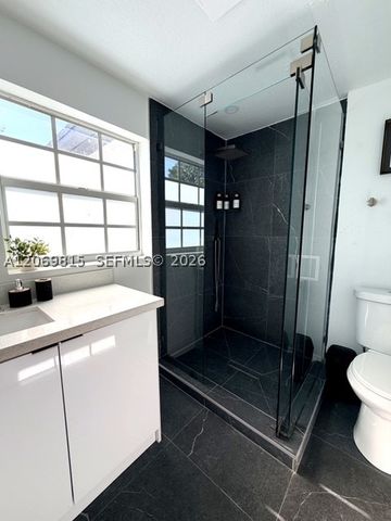 204 SW 2nd Ave, Hallandale Beach, FL 33009