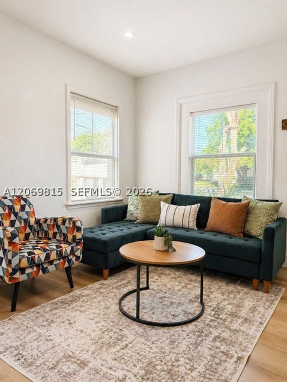 204 SW 2nd Ave, Hallandale Beach, FL 33009