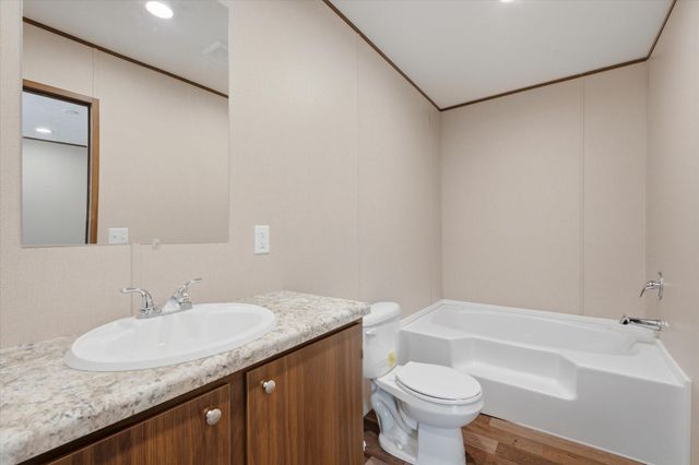 222 Moose Dr, Onalaska, TX 77360