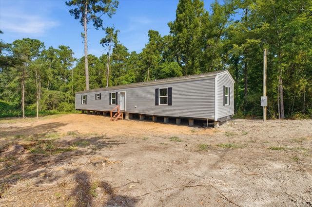 222 Moose Dr, Onalaska, TX 77360