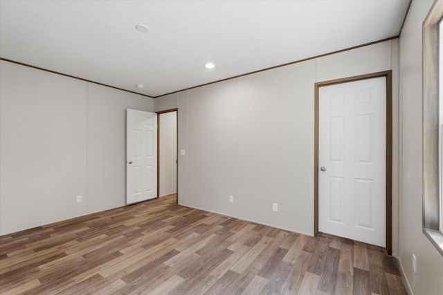 222 Moose Dr, Onalaska, TX 77360