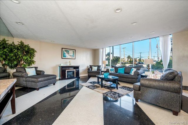 560 W Broadway 1-H, Long Beach, NY 11561