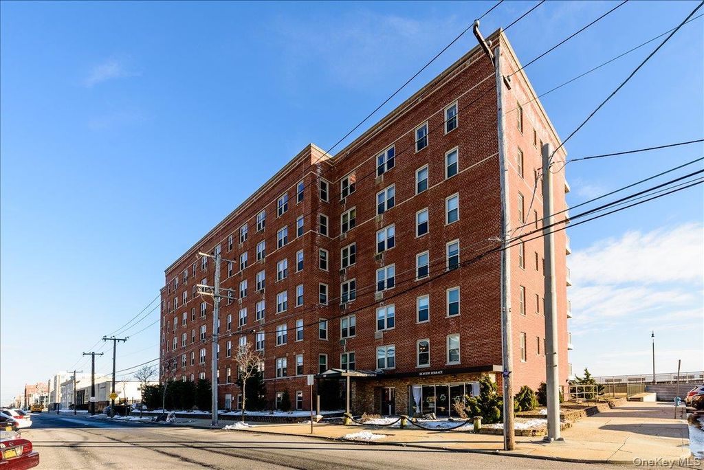 560 W Broadway 1-H, Long Beach, NY 11561