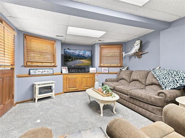 4109 NW 64th Place, Kansas City, MO 64151