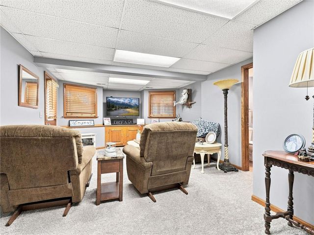 4109 NW 64th Place, Kansas City, MO 64151