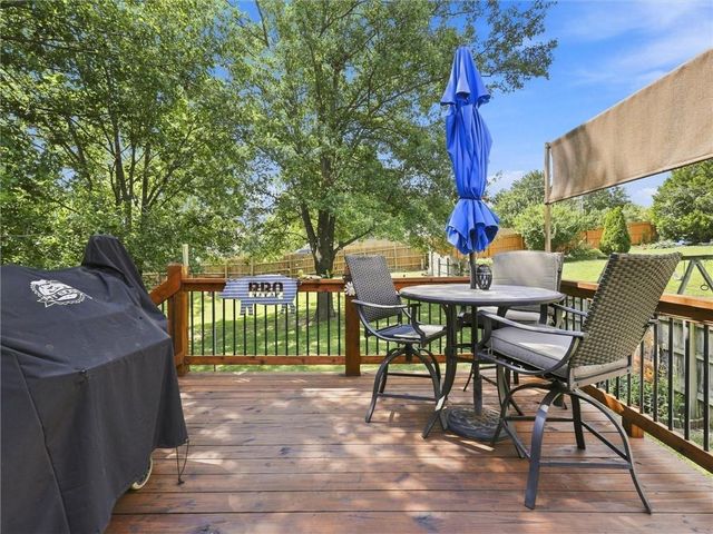 4109 NW 64th Place, Kansas City, MO 64151