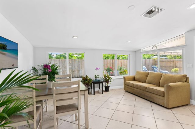 1636 NE 7th Terrace, Fort Lauderdale, FL 33305