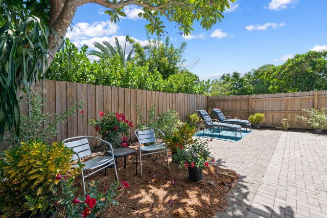 1636 NE 7th Terrace, Fort Lauderdale, FL 33305