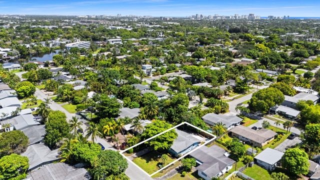 1636 NE 7th Terrace, Fort Lauderdale, FL 33305