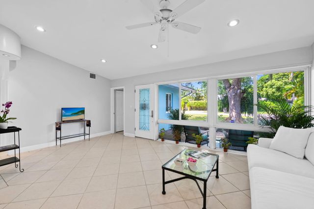 1636 NE 7th Terrace, Fort Lauderdale, FL 33305