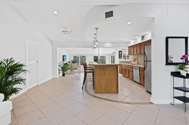 1636 NE 7th Terrace, Fort Lauderdale, FL 33305