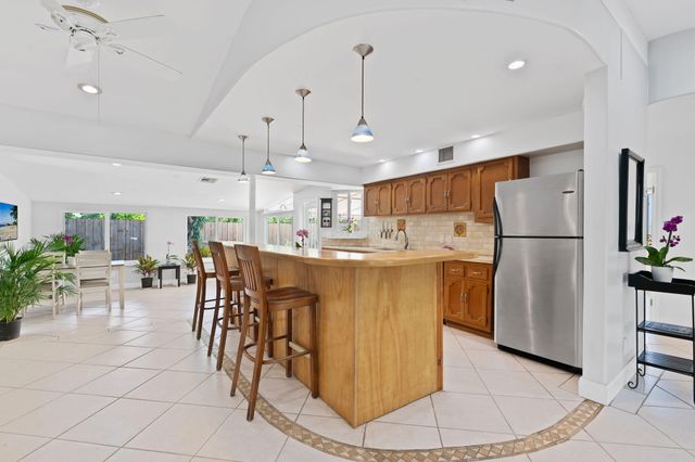 1636 NE 7th Terrace, Fort Lauderdale, FL 33305