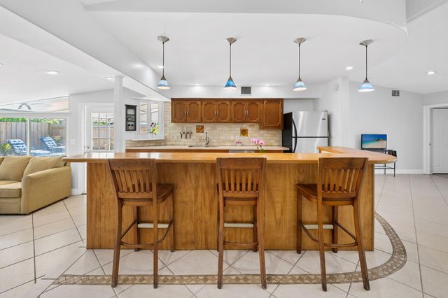 1636 NE 7th Terrace, Fort Lauderdale, FL 33305