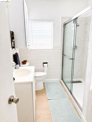 1826 Pacific Ave, Alameda, CA 94501