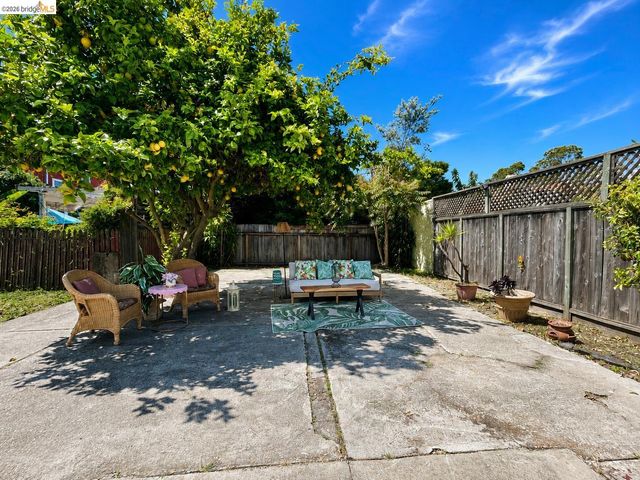 1826 Pacific Ave, Alameda, CA 94501