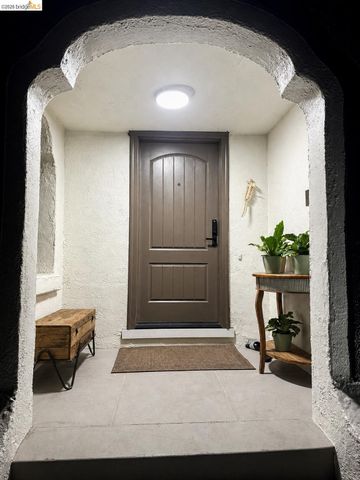 1826 Pacific Ave, Alameda, CA 94501