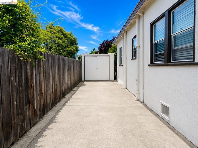 1826 Pacific Ave, Alameda, CA 94501
