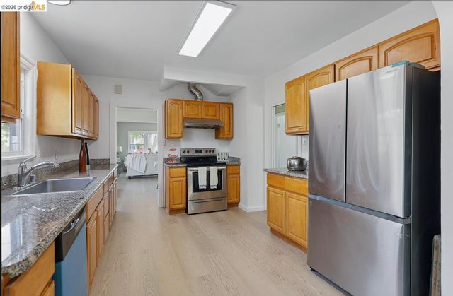 1826 Pacific Ave, Alameda, CA 94501