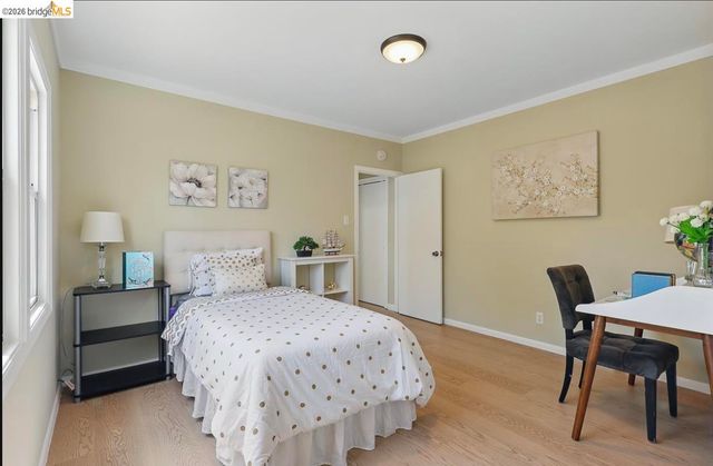 1826 Pacific Ave, Alameda, CA 94501