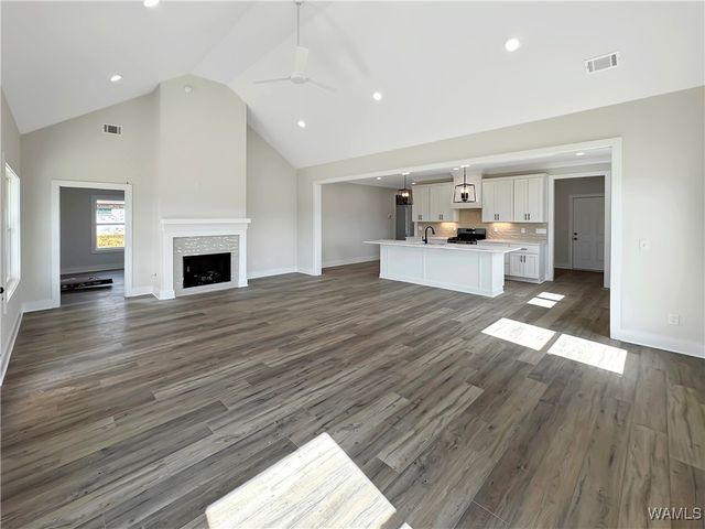 13742 Blackoak, Northport, AL 35475