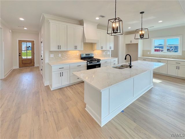 13742 Blackoak, Northport, AL 35475