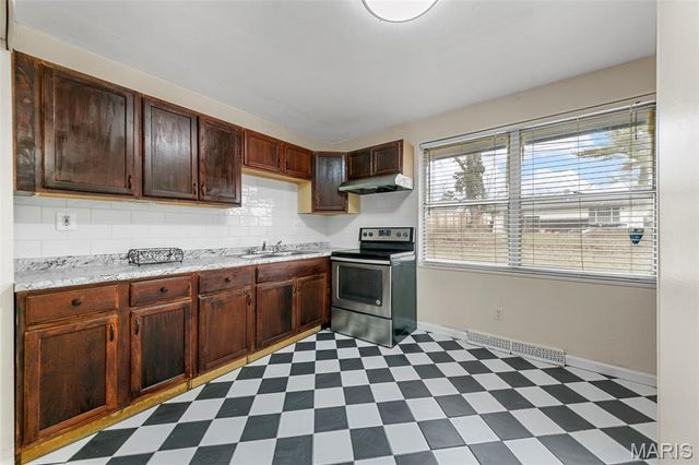 9714 Lanier Drive, Moline Acres, MO 63136