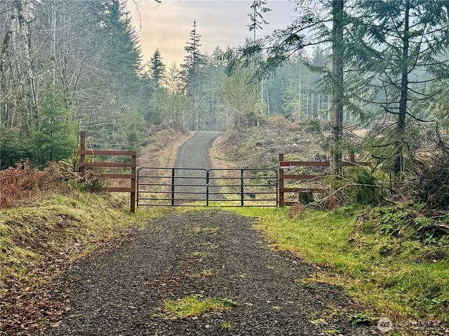 255 E Solbakk Veien Road, Shelton, WA 98584