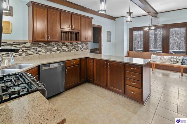 858 Old Mill Stream Lane, Shepherdsville, KY 40165