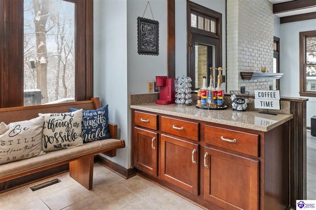 858 Old Mill Stream Lane, Shepherdsville, KY 40165