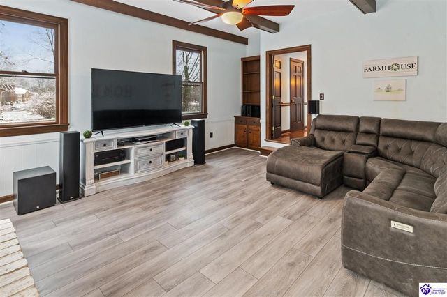 858 Old Mill Stream Lane, Shepherdsville, KY 40165