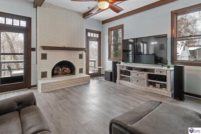 858 Old Mill Stream Lane, Shepherdsville, KY 40165