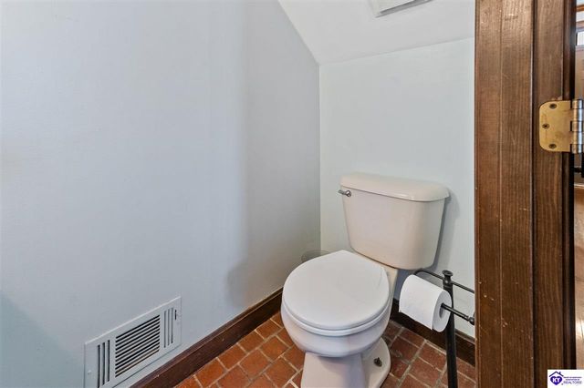 858 Old Mill Stream Lane, Shepherdsville, KY 40165