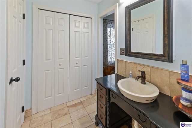 858 Old Mill Stream Lane, Shepherdsville, KY 40165