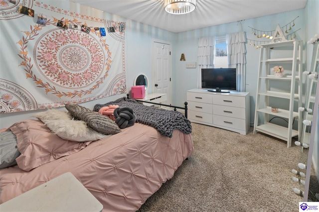 858 Old Mill Stream Lane, Shepherdsville, KY 40165