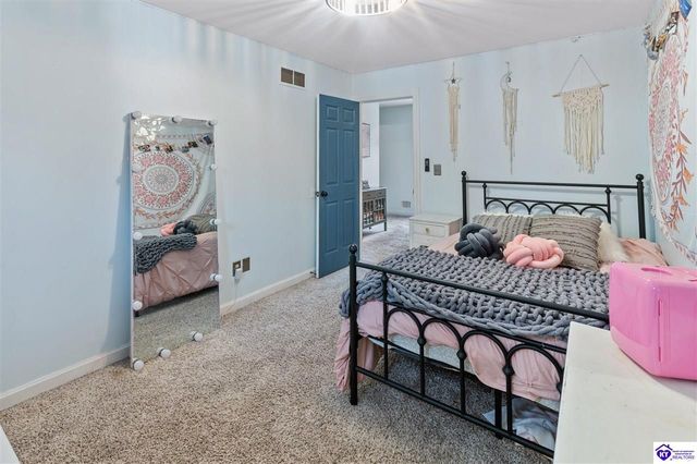 858 Old Mill Stream Lane, Shepherdsville, KY 40165