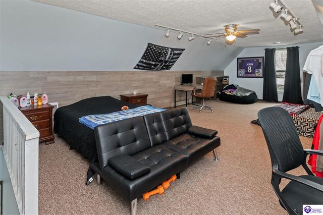 858 Old Mill Stream Lane, Shepherdsville, KY 40165