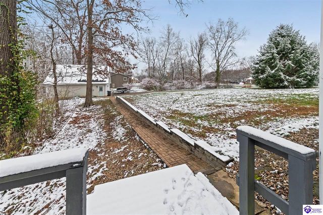 858 Old Mill Stream Lane, Shepherdsville, KY 40165