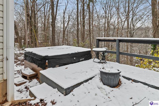 858 Old Mill Stream Lane, Shepherdsville, KY 40165