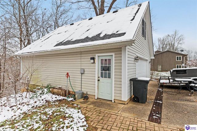 858 Old Mill Stream Lane, Shepherdsville, KY 40165