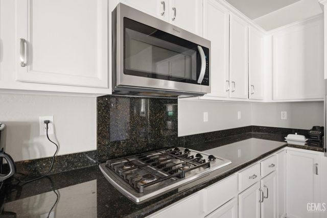 14707 Coneflower Drive, Bakersfield, CA 93314