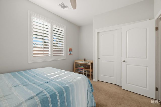 14707 Coneflower Drive, Bakersfield, CA 93314