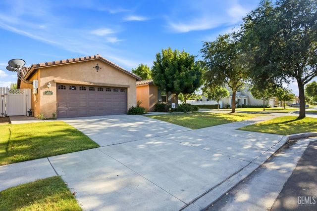 14707 Coneflower Drive, Bakersfield, CA 93314
