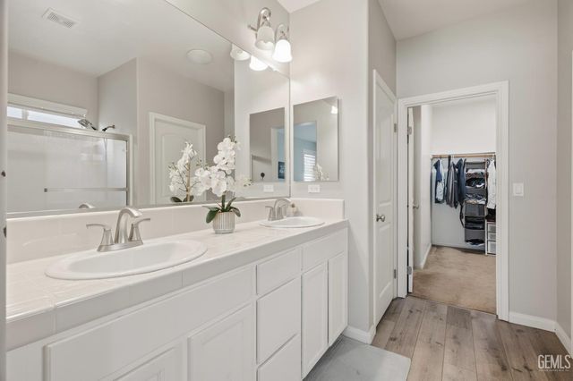 14707 Coneflower Drive, Bakersfield, CA 93314
