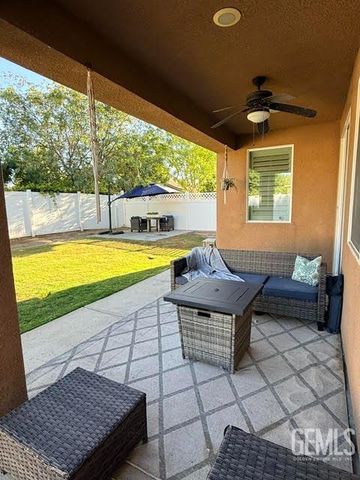 14707 Coneflower Drive, Bakersfield, CA 93314