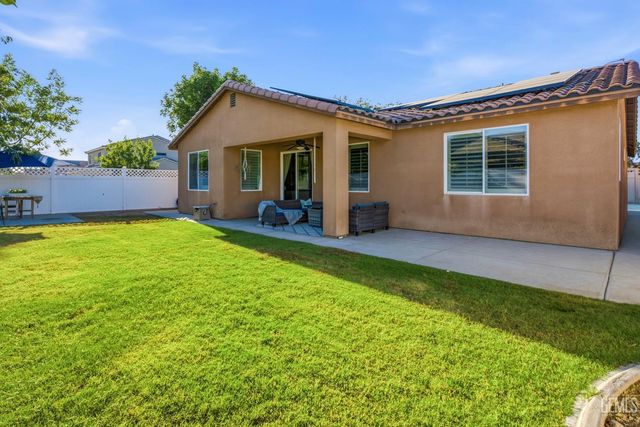 14707 Coneflower Drive, Bakersfield, CA 93314